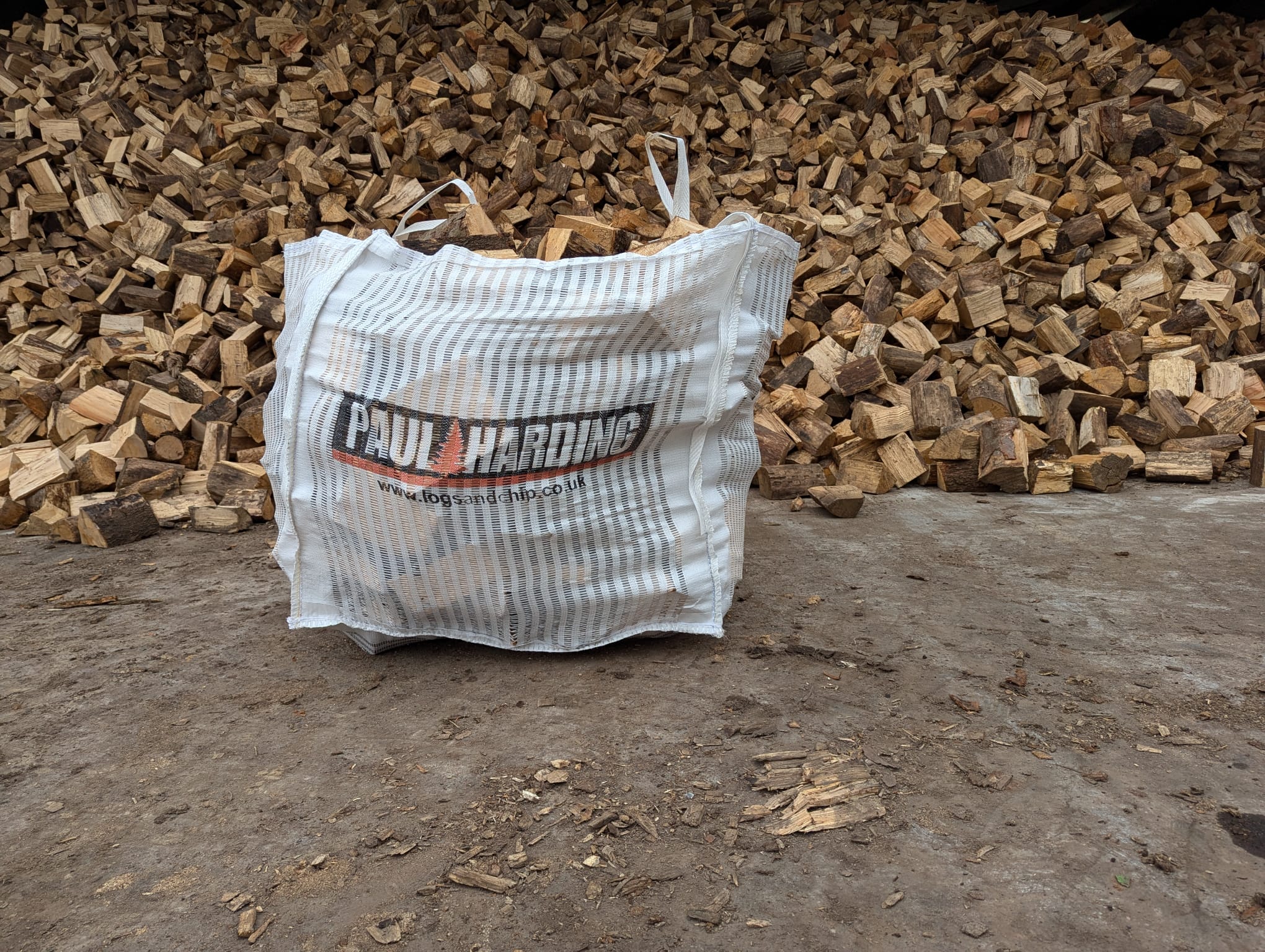 Dumpy bag of logs – Paul Harding Tree Services